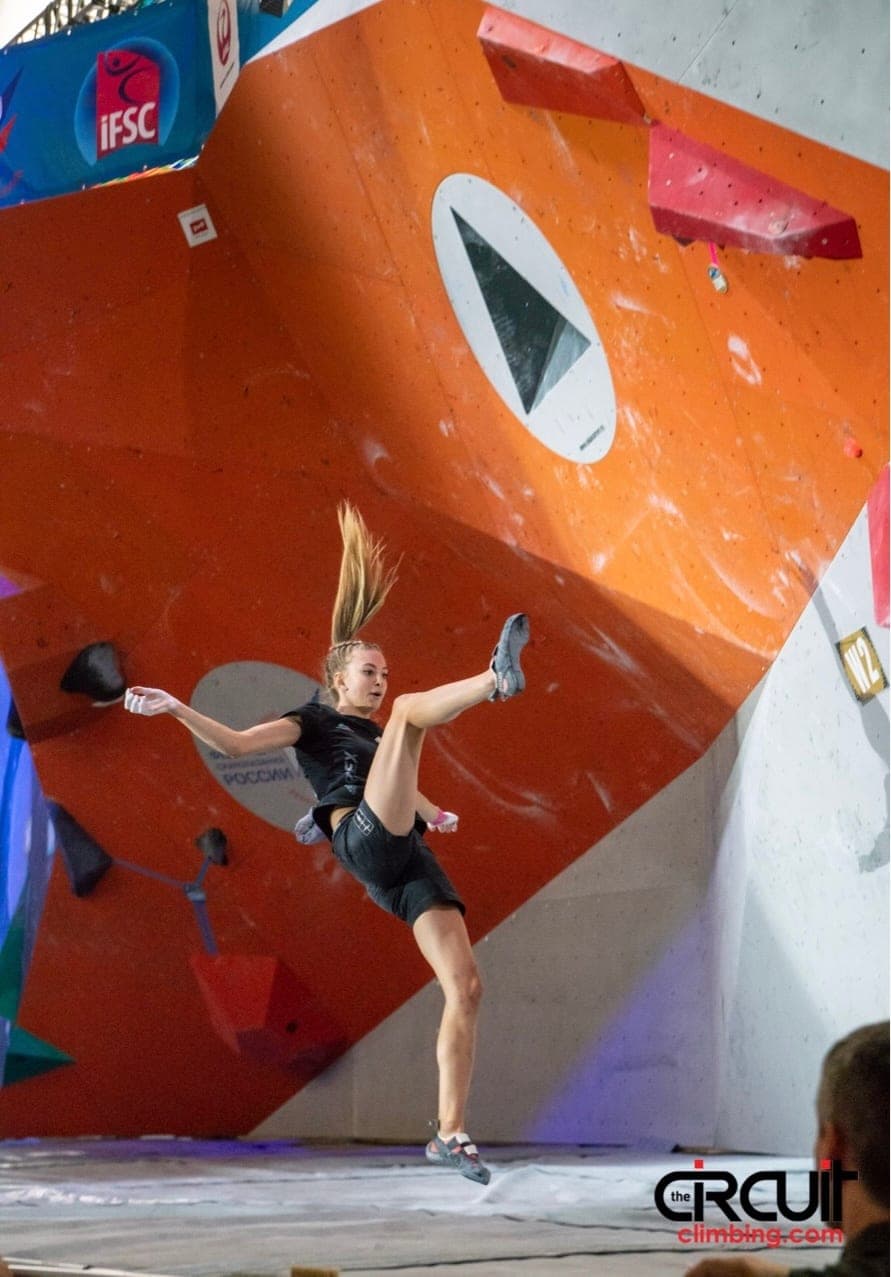 Urška balancing below an orange volume in competition
